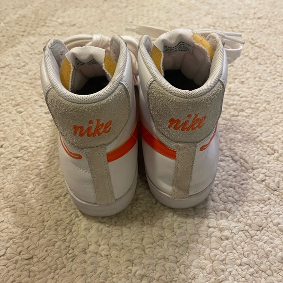 Women’s Nike Blazers - Picture 3 of 4